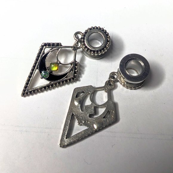 New 8mm Stainless Steel Tunnel Plug Jewelry Stretch Earrings Screw Back - Picture 5 of 9